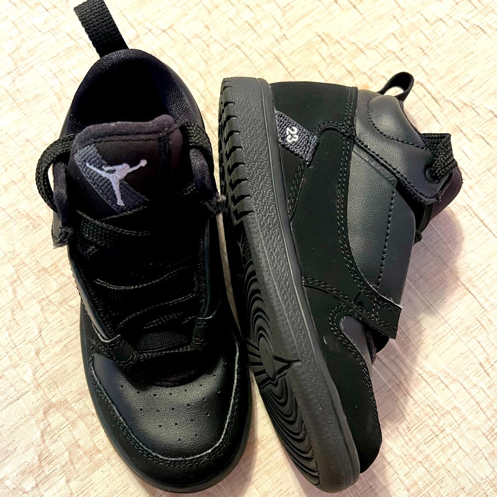 Jordan Fadeaway GS ‘Black Anthracite Size 11C- Children